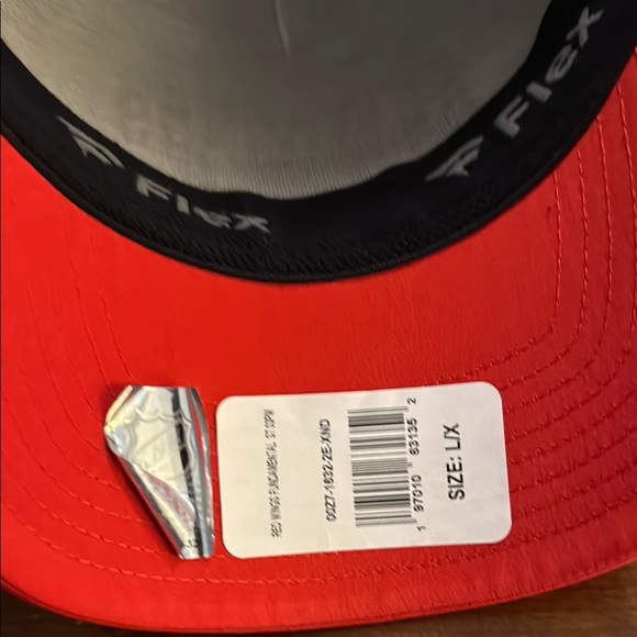 Detroit Red Wings Black and Red Cap NWT size L/XL - Picture 2 of 12